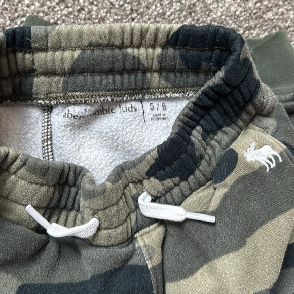 Abercrombie kids essential joggers bundle - Picture 4 of 7